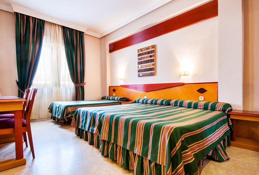 Hotel Del Val - Parking Gratuito Andujar Luaran gambar