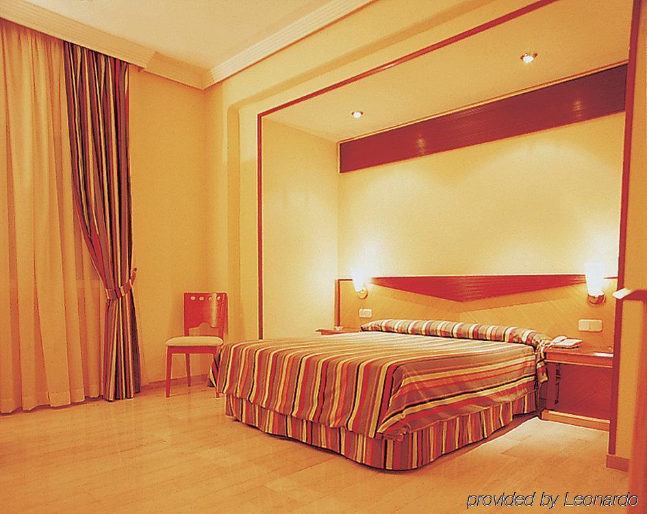 Hotel Del Val - Parking Gratuito Andujar Bilik gambar