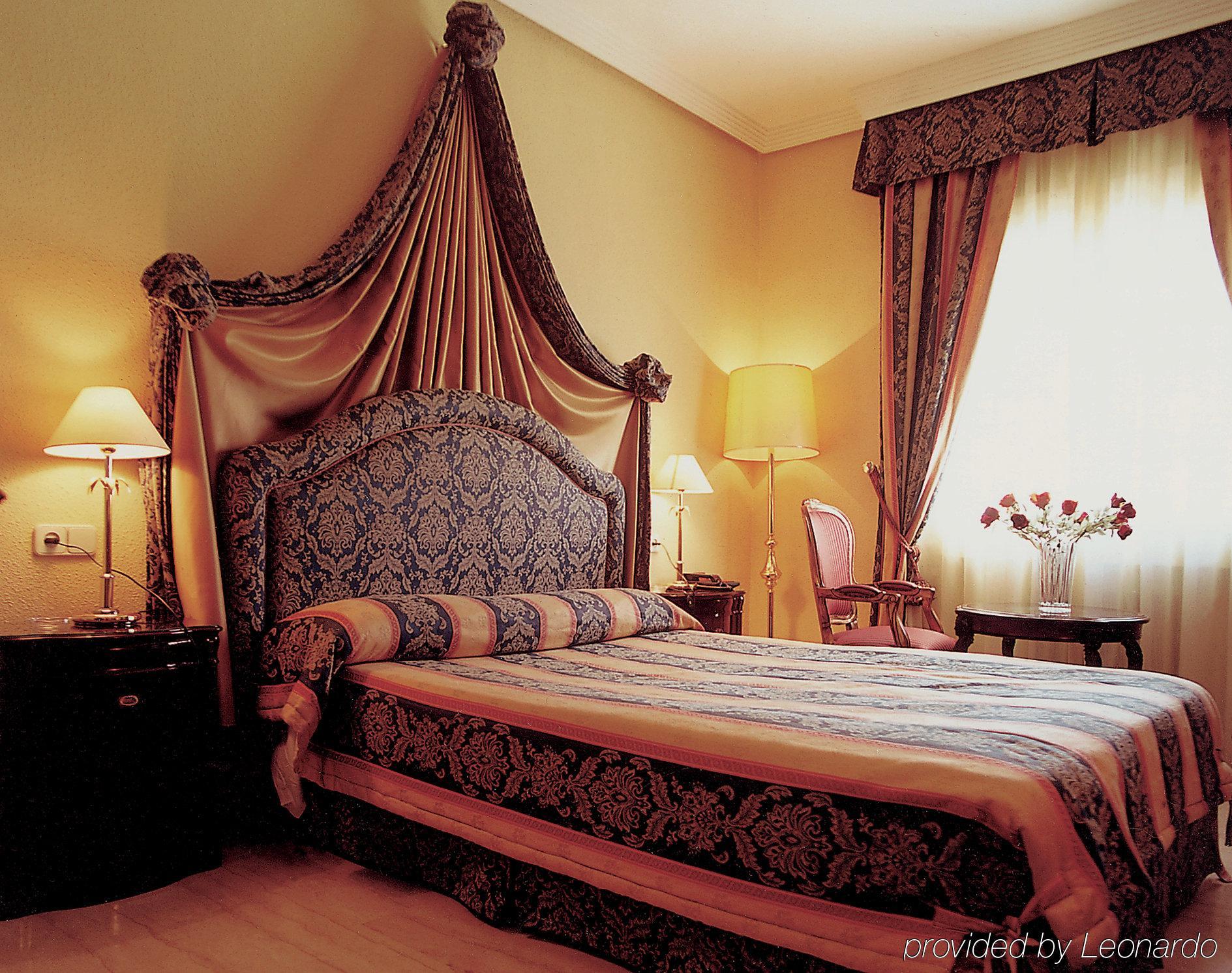 Hotel Del Val - Parking Gratuito Andujar Bilik gambar