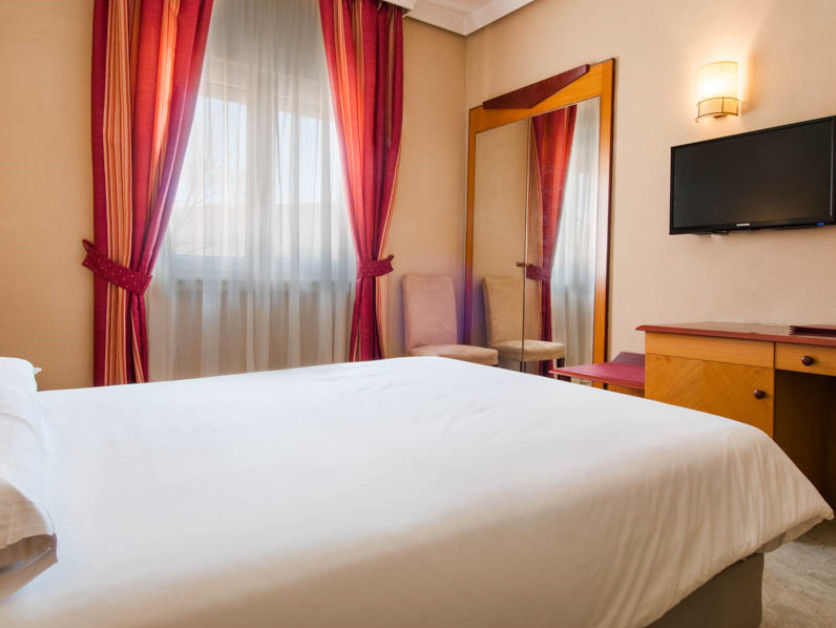 Hotel Del Val - Parking Gratuito Andujar Luaran gambar