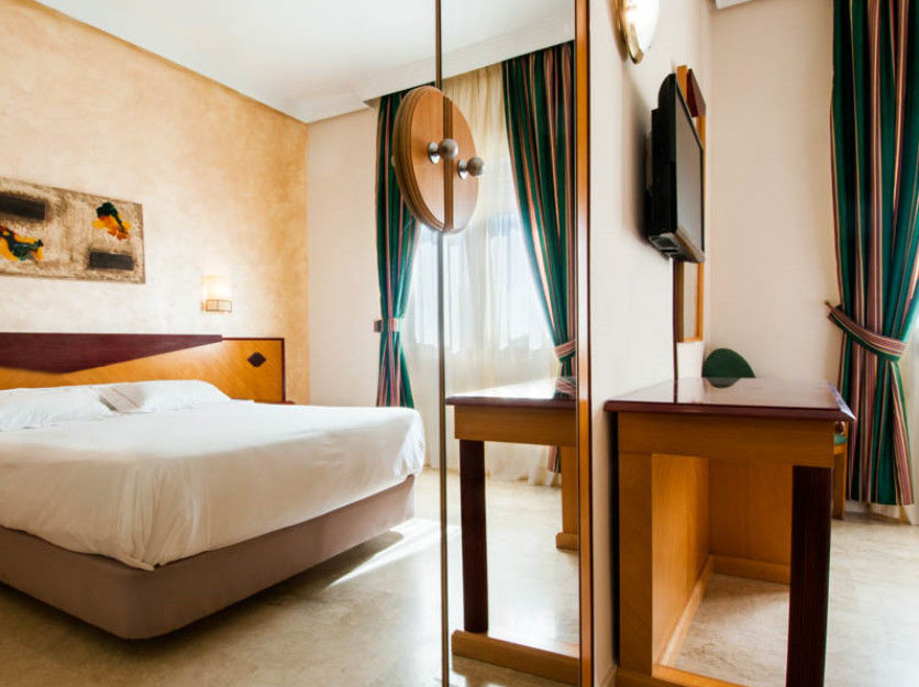 Hotel Del Val - Parking Gratuito Andujar Luaran gambar