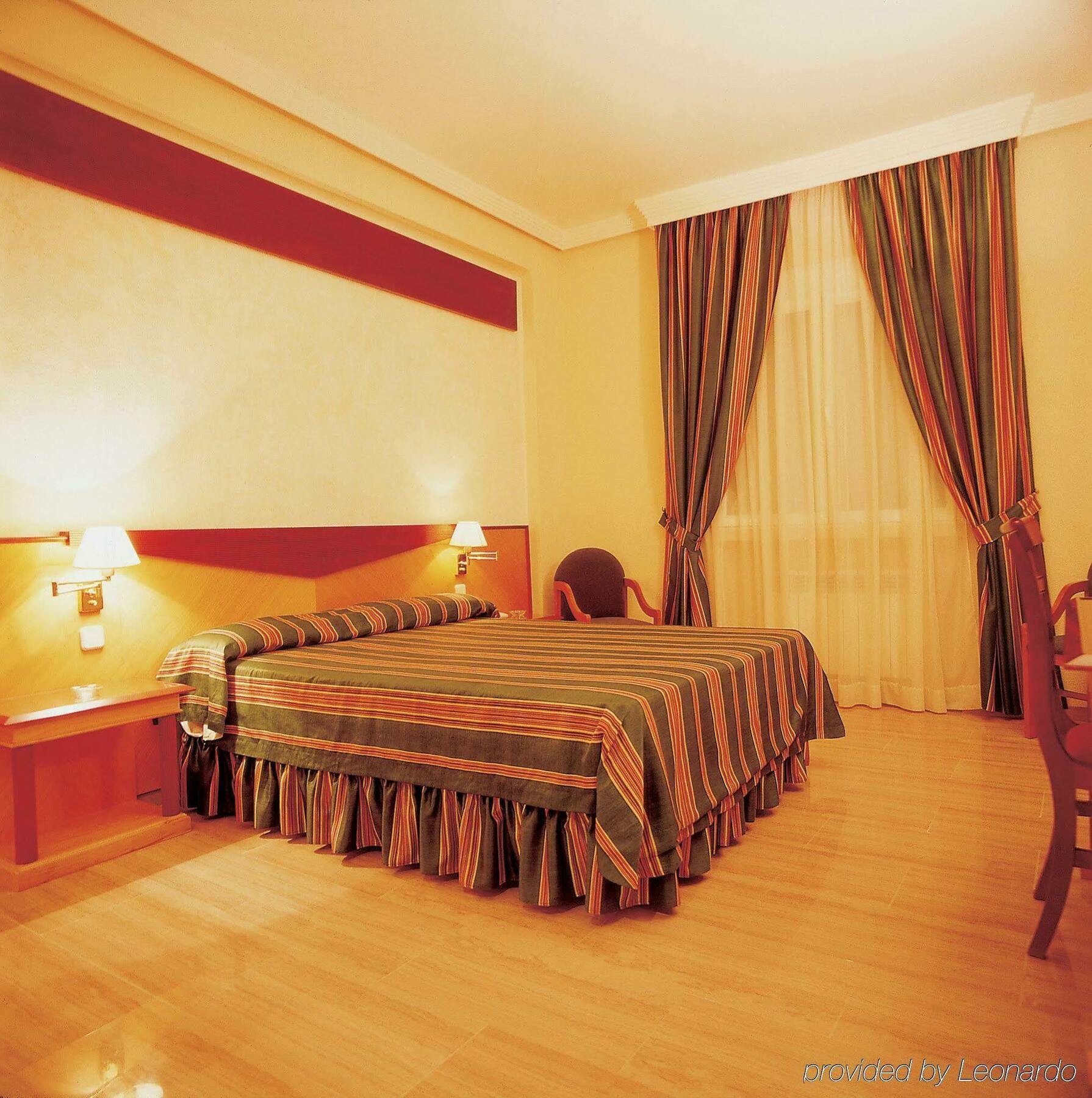Hotel Del Val - Parking Gratuito Andujar Luaran gambar