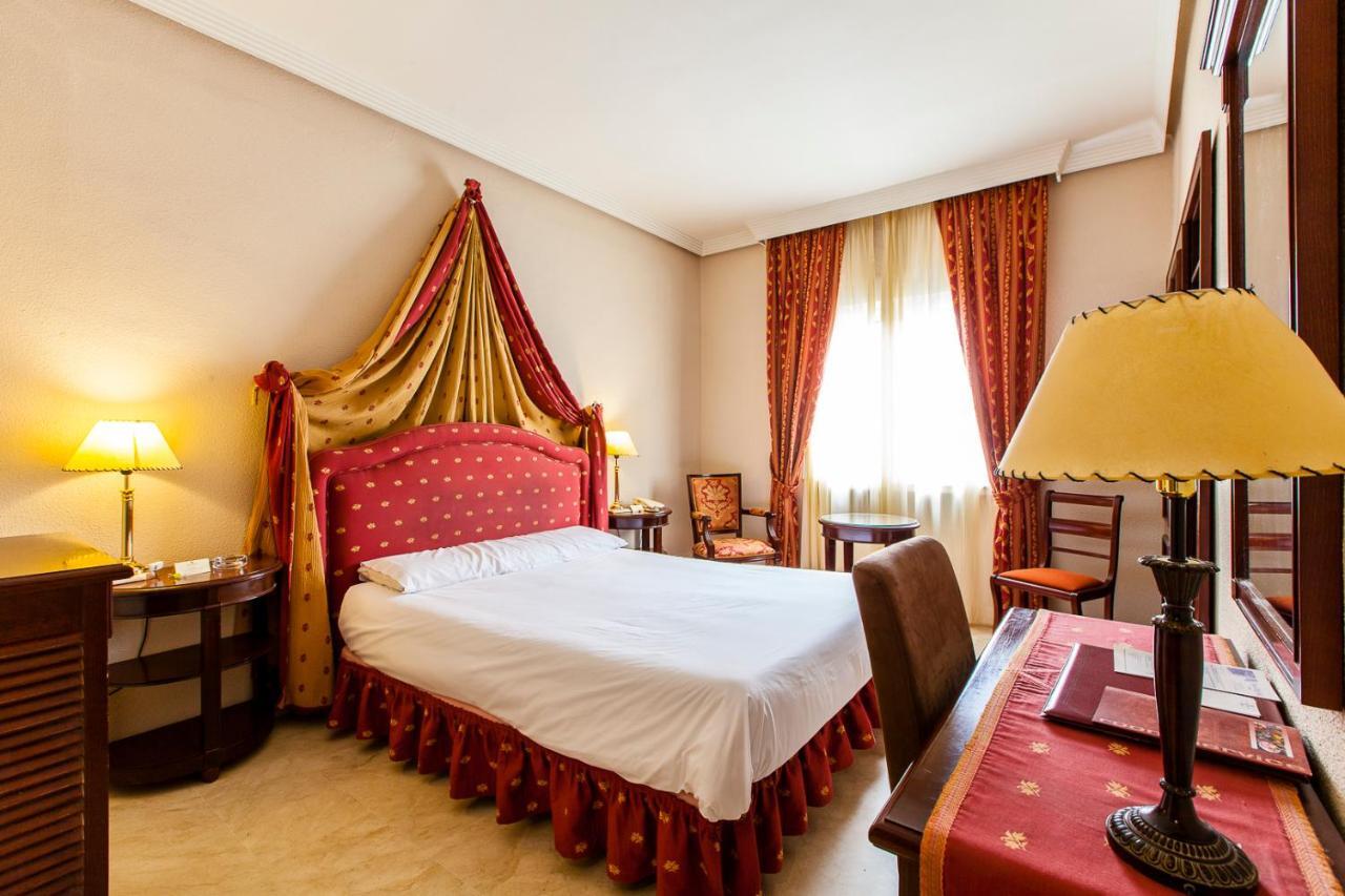 Hotel Del Val - Parking Gratuito Andujar Bilik gambar